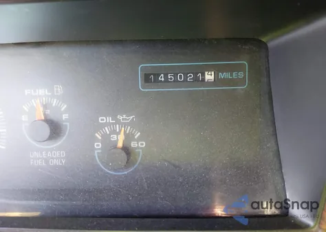 1992 Oldsmobile Custom Cruiser from USA, damaged, VIN 1G3BP837XNW303481